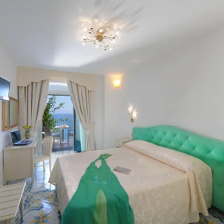 Maria Pia Hotel 4*