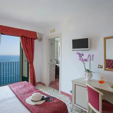 Maria Pia Hotel 4*